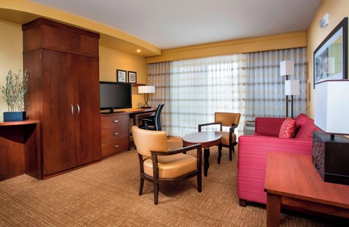 Orange Prairie Hotel | Courtyard by Marriott Peoria