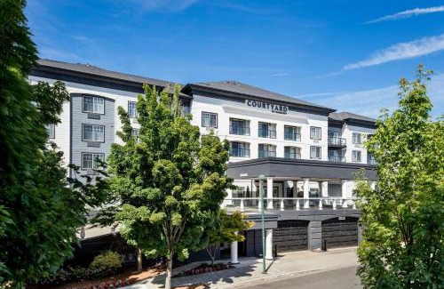Bridgeton Hotel | Courtyard by Marriott Portland North