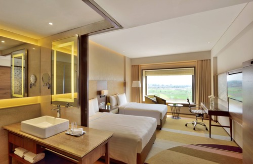 Raipur Hotel | Courtyard by Marriott Raipur