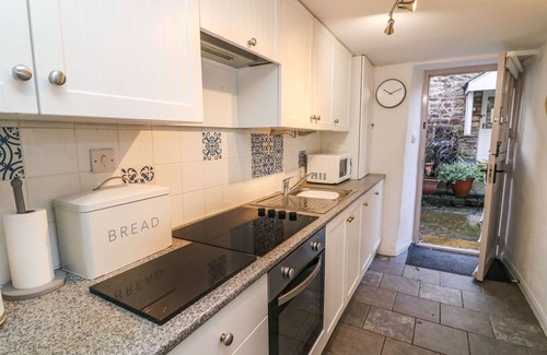Kirkby Lonsdale Cottage | COURTYARD COTTAGE, pet friendly in Kirkby Lonsdale