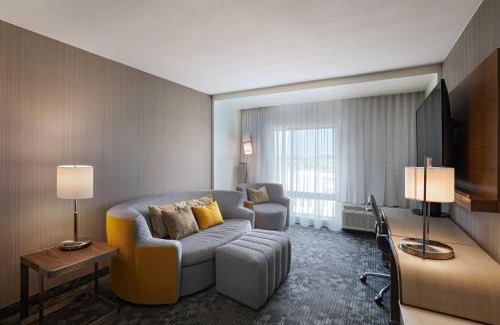 South Arlington Hotel | Courtyard Dallas Grand Prairie