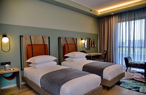 Greater Johannesburg Metropolitan Area Hotel | Courtyard Hotel Waterfall City