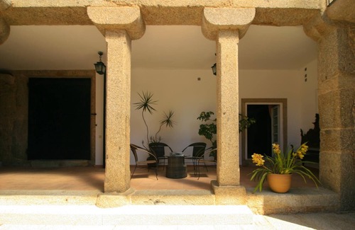 Cardielos Apartment | Courtyard House