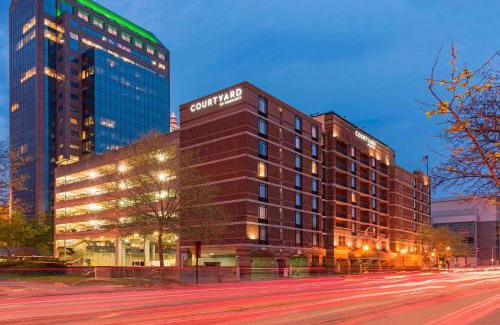 Downtown Louisville Hotel | Courtyard Louisville Downtown