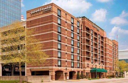 Downtown Louisville Hotel | Courtyard Louisville Downtown