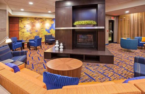 Buechel Hotel | Courtyard Louisville Northeast