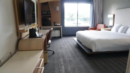 Ellendale Hotel | Courtyard Memphis East/Bill Morris Parkway