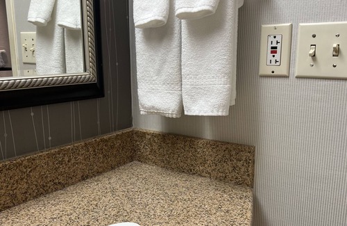 Southeast Pensacola Hotel | Courtyard Pensacola Downtown