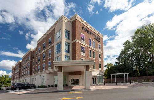 East Avenue Hotel | Courtyard Rochester Downtown