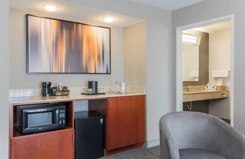 Roseville Hotel | Courtyard Roseville Galleria Mall/Creekside Ridge Drive