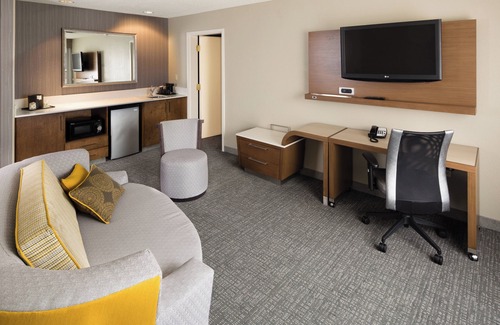 Bridgeton Hotel | Courtyard St. Louis Airport/Earth City