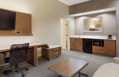 Bridgeton Hotel | Courtyard St. Louis Airport/Earth City