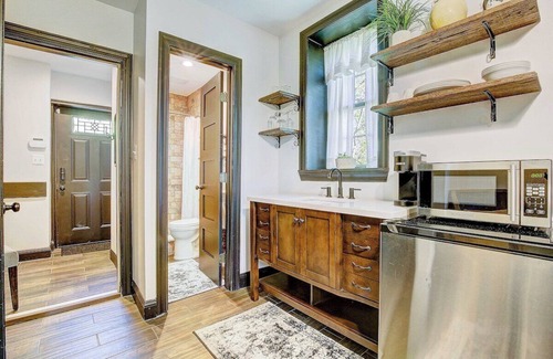 Lusby Apartment | Courtyard Studio at Bancroft Manor. Cozy Retreat!