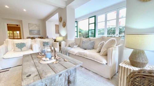 Covas Ski Chalet | Covas Seabreeze Cottage