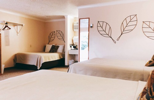 Lusk Hotel | Covered Wagon Motel