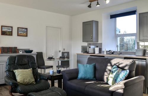 Dalbeattie House | Cowar Bothy