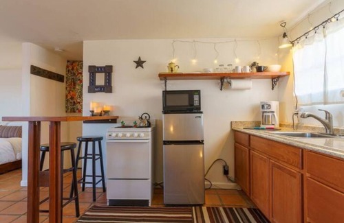 Landers Cabin | Cowboy Cabin: Peaceful, Remote, Serene and Dog-Friendly