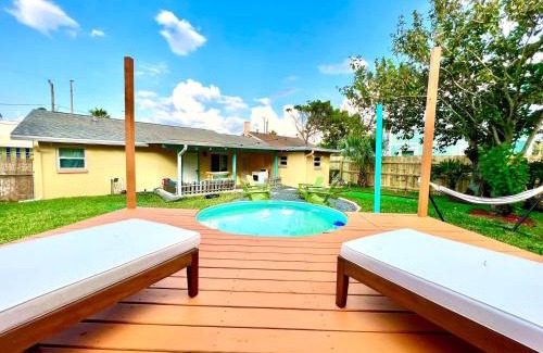 Smith's Memento House | Cowboy Pool Mini Golf Beach Ocean Center