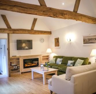 Easebourne Cabin | Cowdray Holiday Cottages