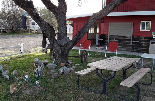 Pomerene House | Cowgirl Cactus Suite