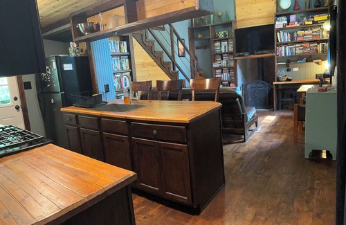 Lindale Cottage | Coyote Creek Loft Cabin with Wood Burning Stove, Firepit, Private Outdoor Area