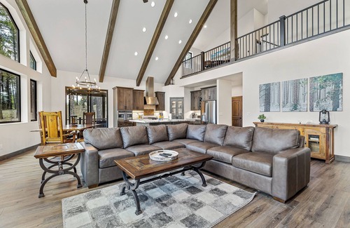 Fort Valley House | Coyote Pass