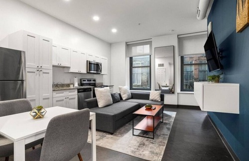 Cultural District Condo | Coze 1BD, Sofa Bed, Walk to Westin & Stadium