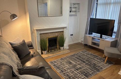 Wolverhampton House | Cozee 2-bed home in WV11 nr New Cross Hospital M6 & M54