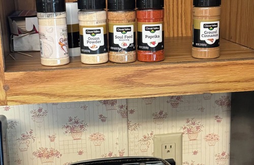 Lakewood House | Cozi retreat set in the woods within walking distance of Waubee Lake.