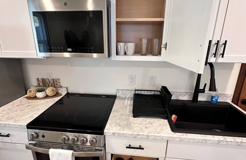 Potsdam Condo | Cozy 1-bedroom 1-bath apartment in the heart of Potsdam