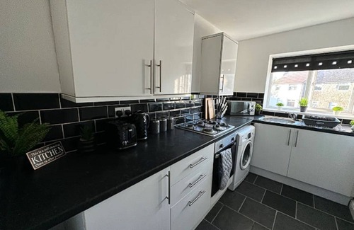 St Helens Apartment | Cozy 1-bedroom apartment with AC, WiFi in delightful St Helens