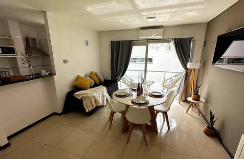 Mendoza City Center Apartment | Cozy 1-bedroom apartment with AC, WiFi and garage in charming Mendoza