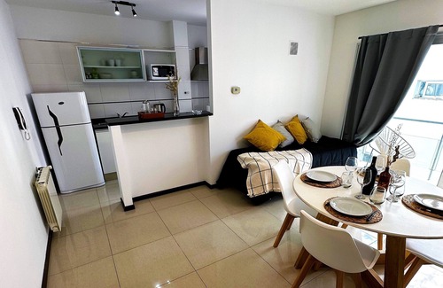 Mendoza City Center Apartment | Cozy 1-bedroom apartment with AC, WiFi and garage in charming Mendoza