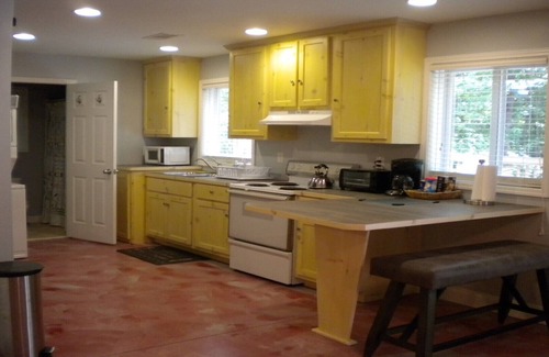 Gumlog Apartment | COZY 1 BEDROOM APARTMENT ON LAKE HARTWELL WITH DOCK/300 YARDS TO TUGALOO ST PARK