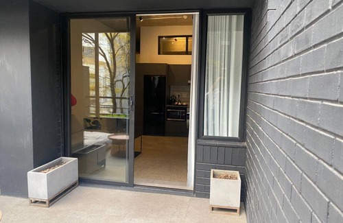 Sandown Apartment | Cozy 1-bedroom apartment with kitchen, gym, rooftop, WiFi in fantastic Sandton