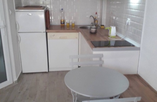 Ohrid Apartment | Cozy 1-bedroom apartment in enjoyable Ohrid with AC+parking.