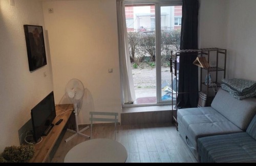 Ohrid Apartment | Cozy 1-bedroom apartment in enjoyable Ohrid with AC+parking.