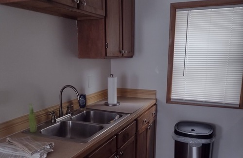 Solvay Apartment | ~Cozy 1 bedroom apartment near Amphitheater and NYS Fairgrounds~