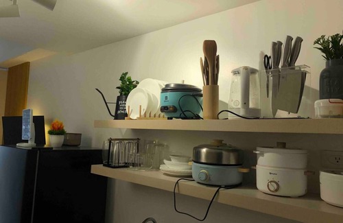 Las Pinas Condo | Cozy 1 bedroom by the mall with Netflixnn