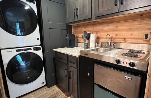 Imperial Cabin | Cozy 1-Bedroom Cabin Retreat