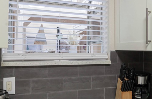 Ocean Side Village Condo | Cozy 1-bedroom condo in sunny Indialantic with AC, fitness room, WiFi