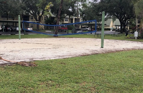 Villas Condo | Cozy 1-bedroom condo with AC, WiFi in central location,Fort Myers