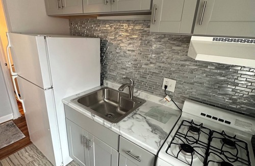 McKnight Condo | Cozy 1-Bedroom condo Fully Furnished with WiFi and AC in beautiful Pittsburgh