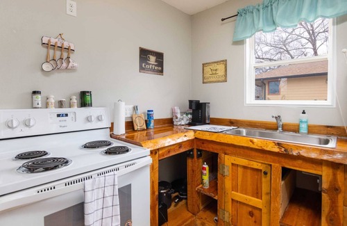 Johnston House | Cozy 1 Bedroom Home S