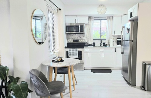 Little Ranches House | Cozy 1 Bedroom + Patio Near Beaches & HardRock Cafe!