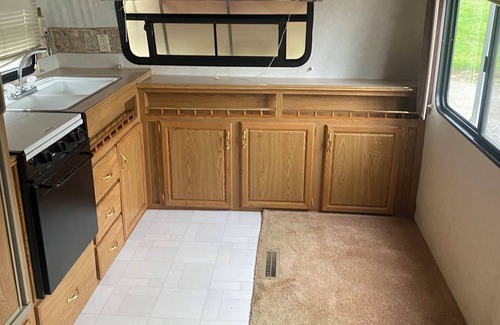 Lindseyville House | Cozy 1-bedroom RV in fantastic Leitchfield with AC