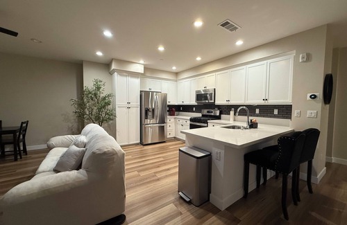 Upland House | Cozy 1-bedroom Townhome close to Claremont