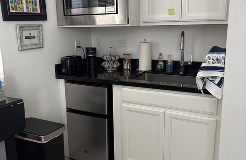 North Las Vegas Apartment | Cozy 1-bedroom apartment in peaceful gated community inNorth Las Vegas with AC