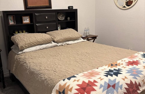 North Las Vegas Apartment | Cozy 1-bedroom apartment in peaceful gated community inNorth Las Vegas with AC