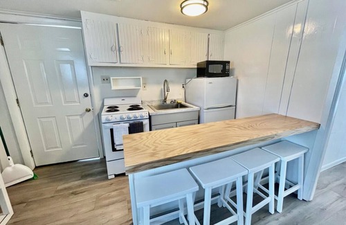 The Pines Apartment | Cozy 1-Bedroom, Steps to Beach, Shops & Dining – Perfect Rehoboth Location!